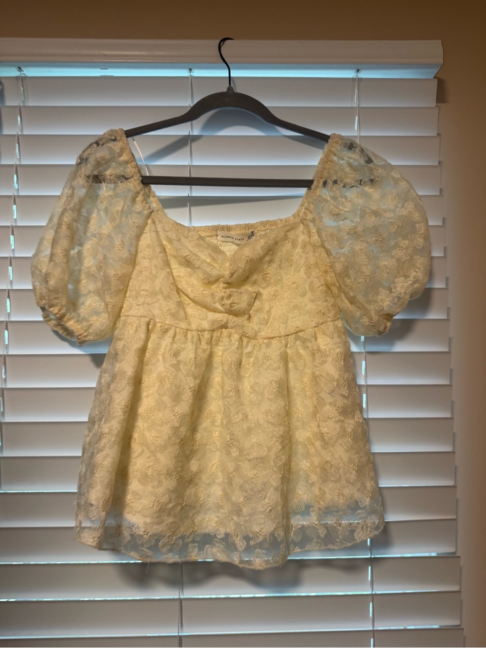 Lace Puff-Sleeve Peplum Top - Cream - Altar’d state